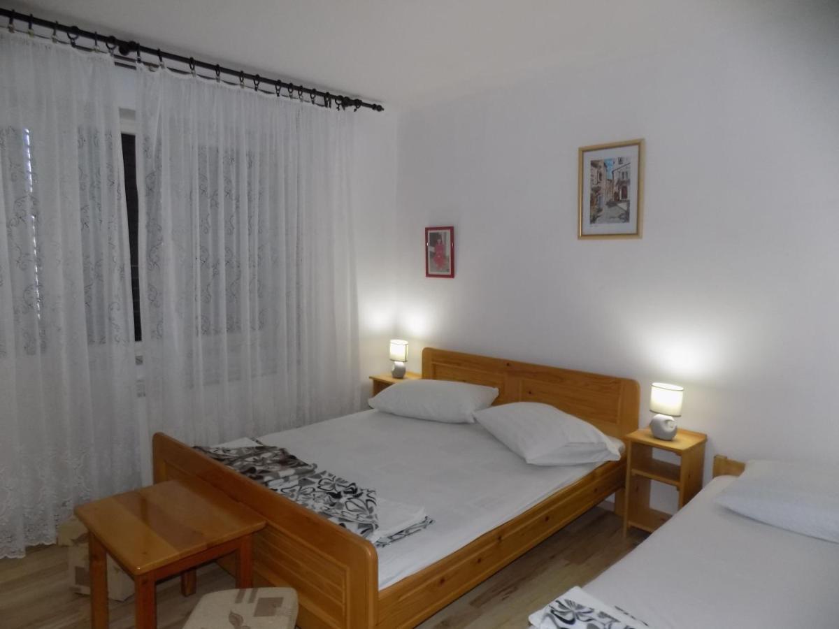 Apartmans Martha Карлобаг Екстериор снимка