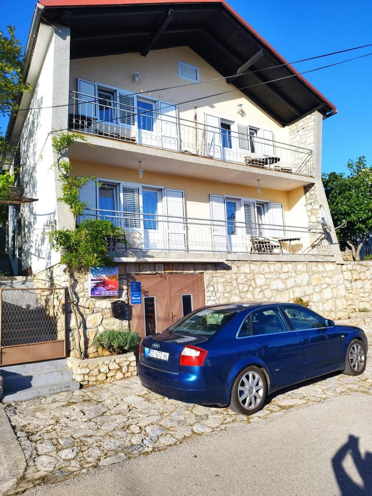 Apartmans Martha Карлобаг Екстериор снимка